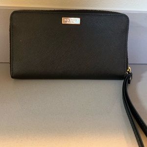 Kate spade black wristlet